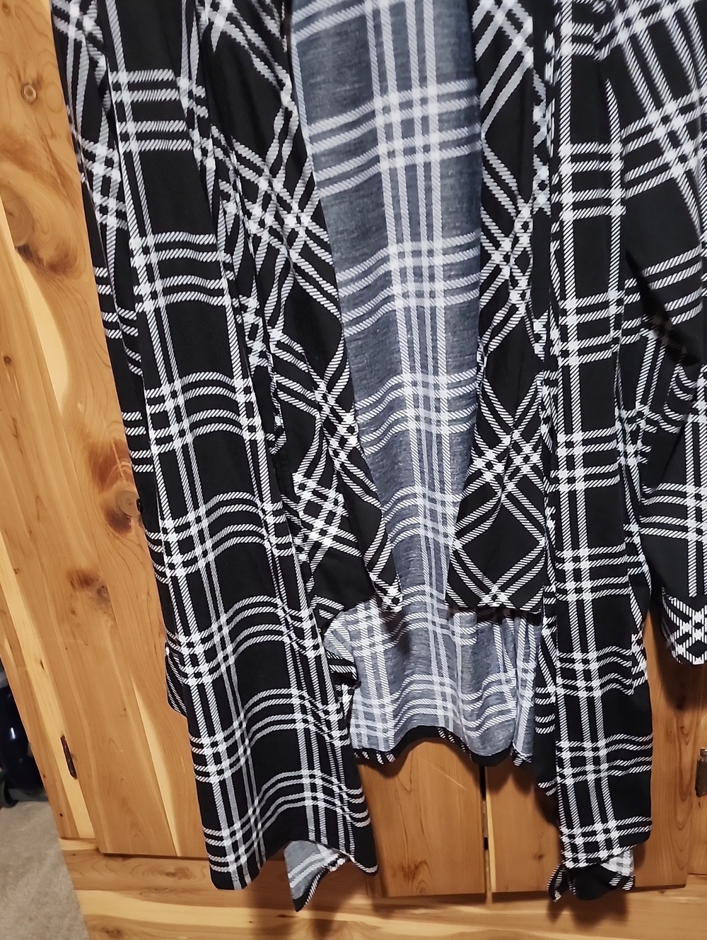 New York Laundry Black & White Plaid Open-Front Cardigan Shrug